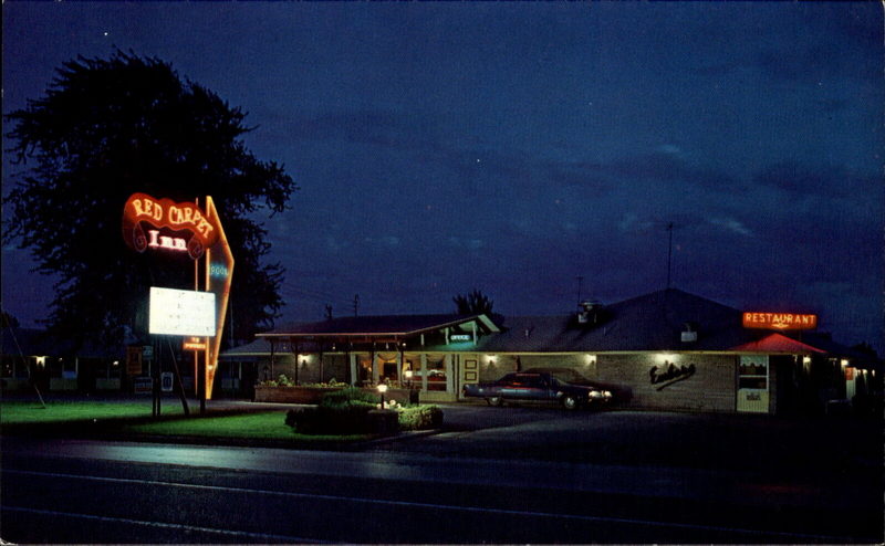 LaGrand Motel (La Grande Motel, Grandmark Lodging, Red Carpet Inn) - Vintage Postcard